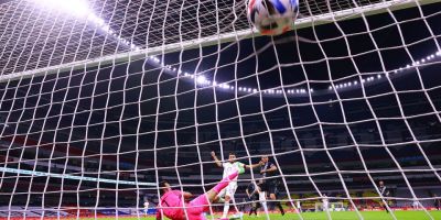 México cumple en el Azteca