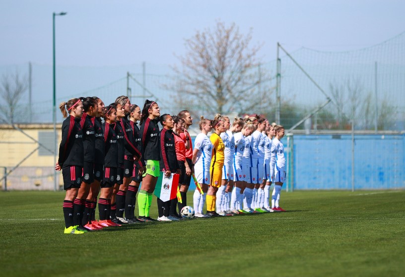Tri femenil se prueba en Europa