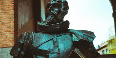 Toda literatura es colectiva: crónica de la visita de Juan Villoro al Tec CEM