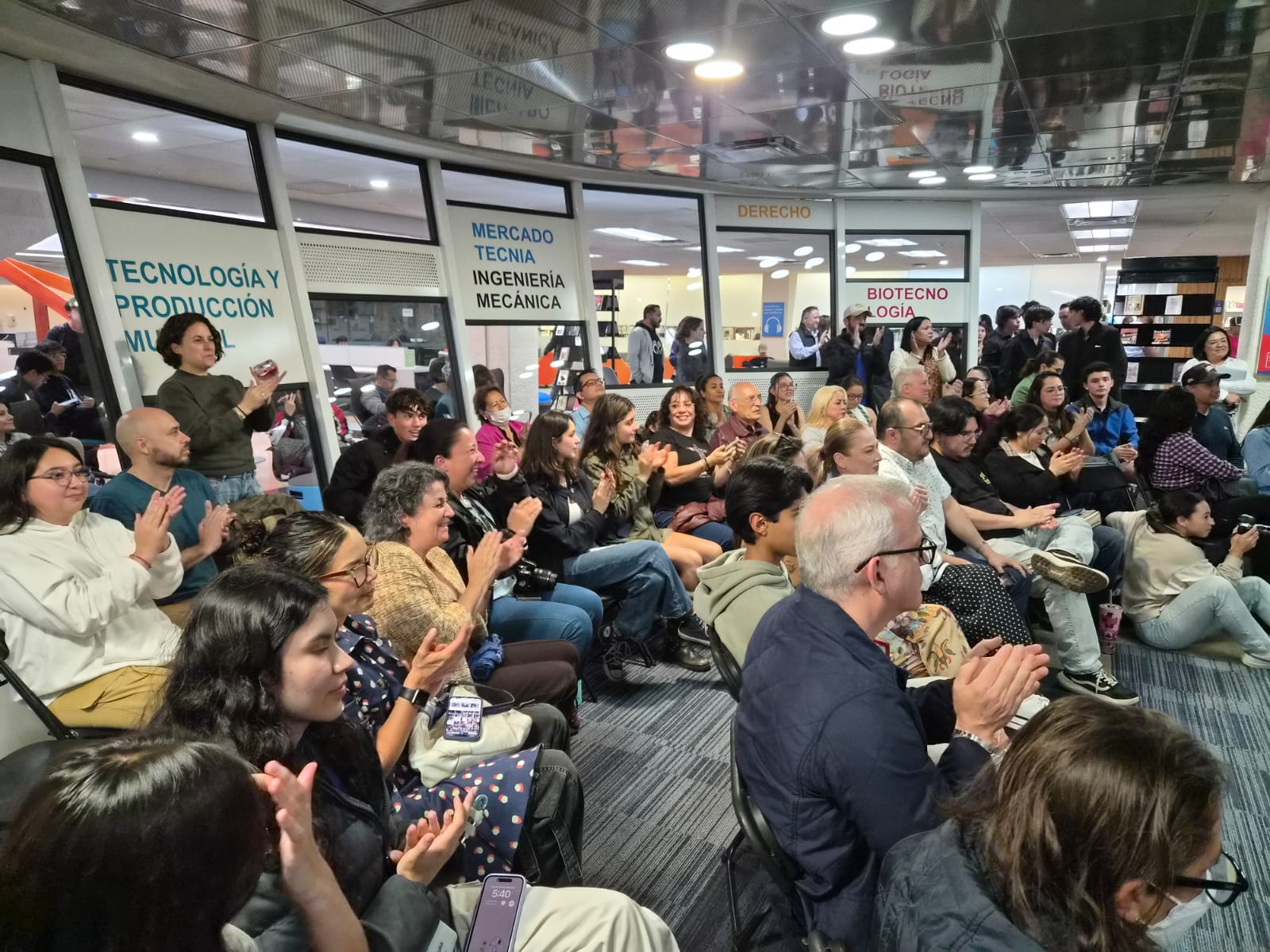 Entre Libros y Legados: Concierto de la compañía de música de PrepaTec Esmeralda